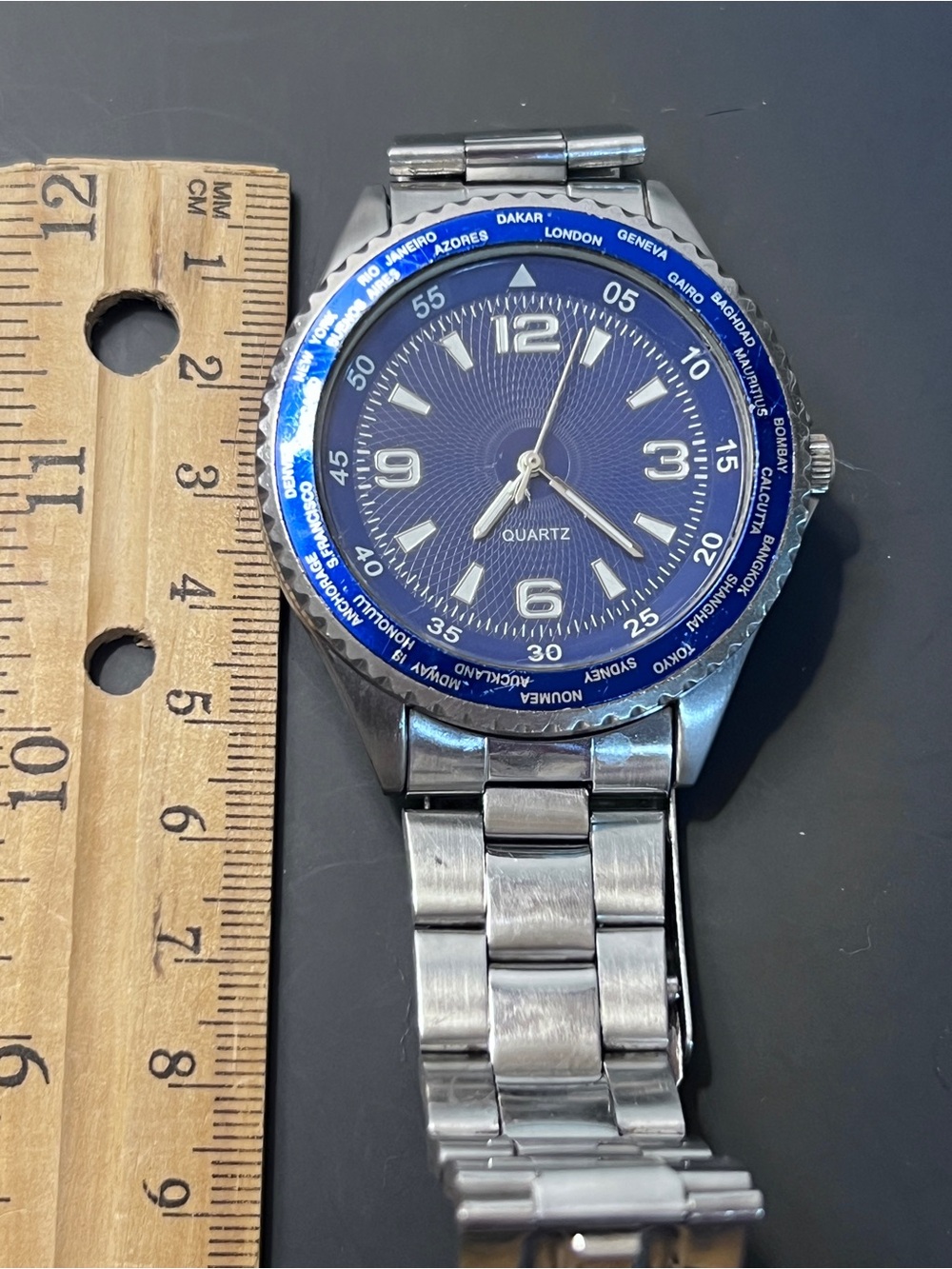 Blue Dial Men's Quartz Watch, turntable world city bezel, new battery - Picture 5 of 8